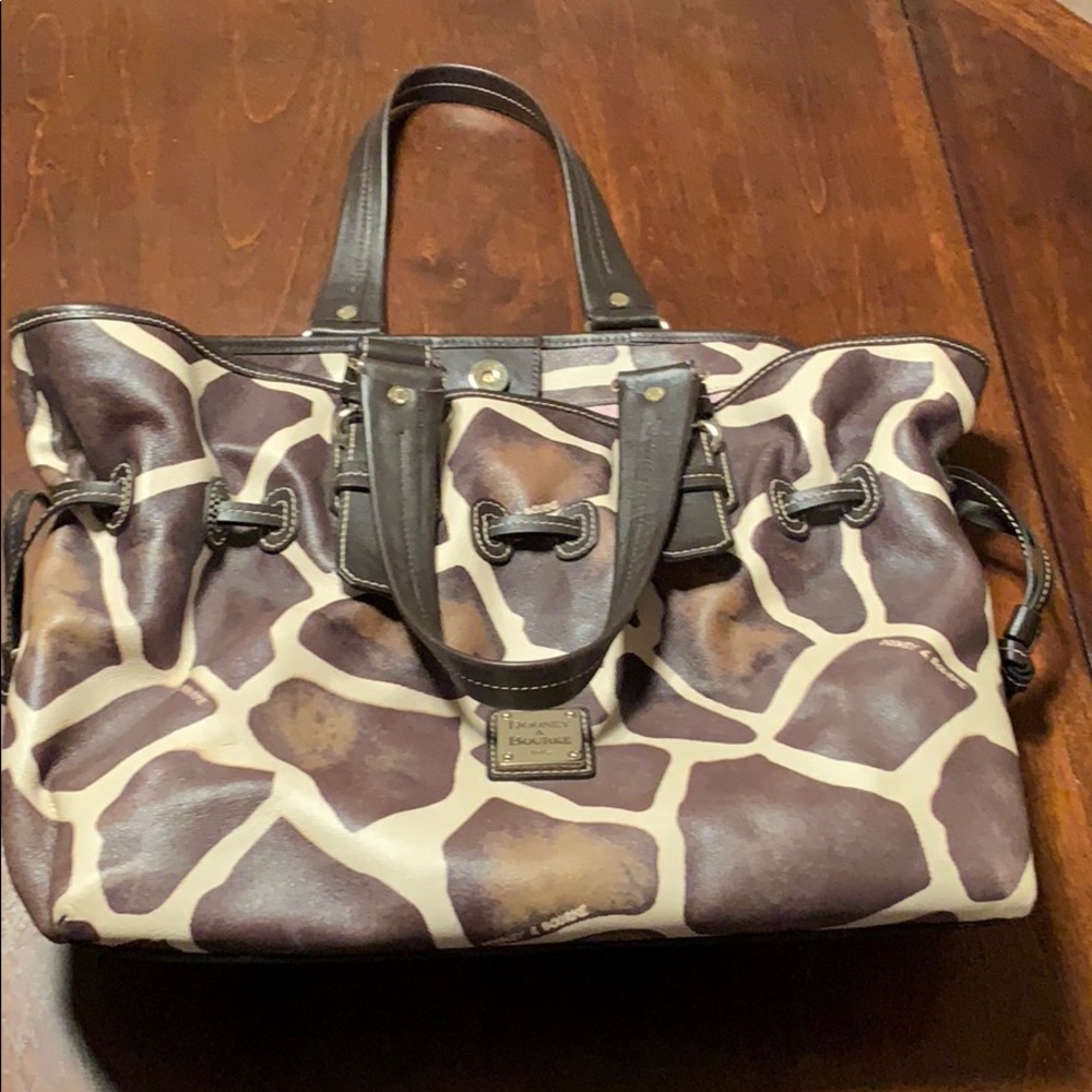 Authentic Dooney & Burke giraffe print lea…